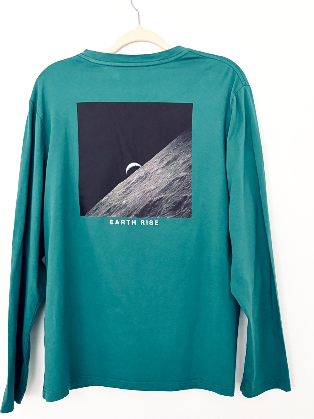 tentree Unisex Earth Rise Long sleeve NASA Green Organic Cotton Long Sleeve Tee